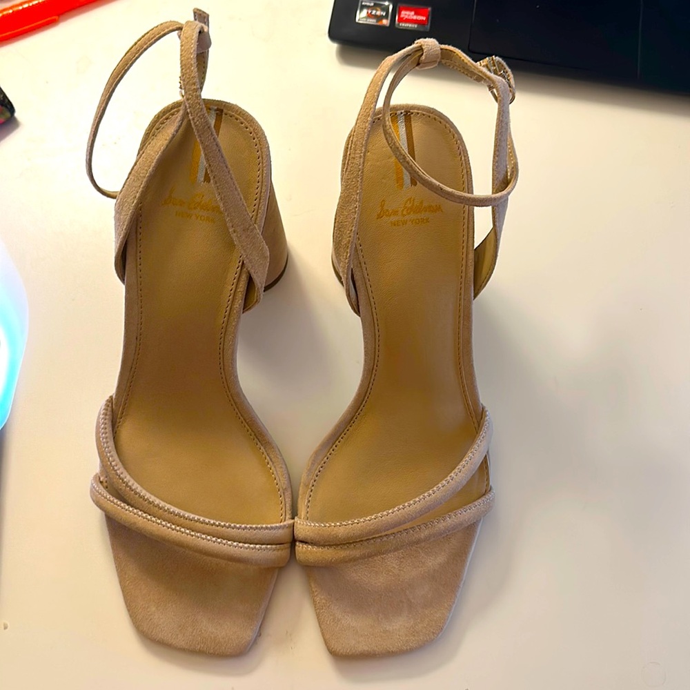 Sam Edelman Kia Cappuccino suede heels- excellent condition.